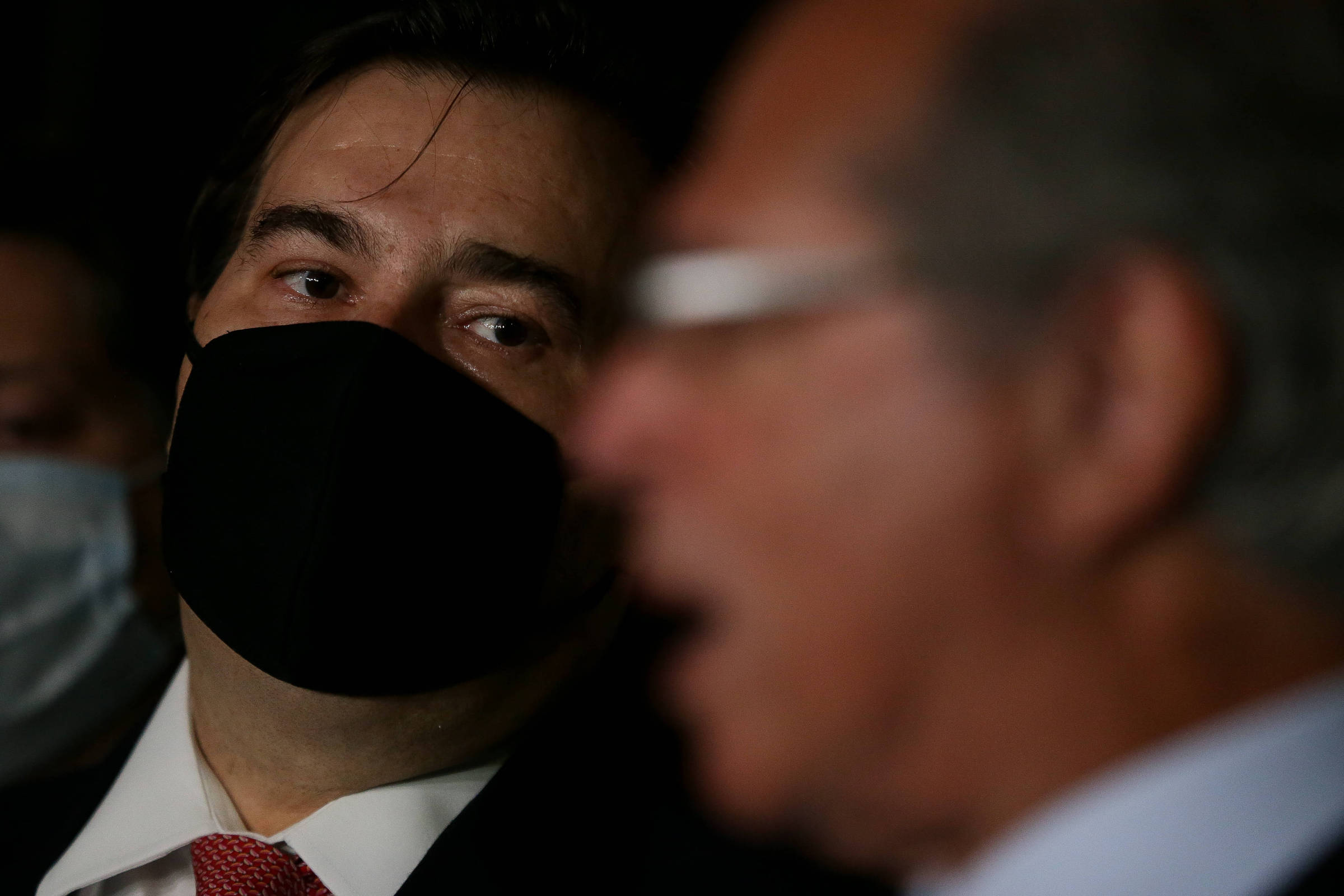 Maia critica 'tentação' de mexer no teto de gasto e criar imposto olhando a eleição